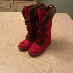 Gymboree size 12 red and brown faux fur boot.